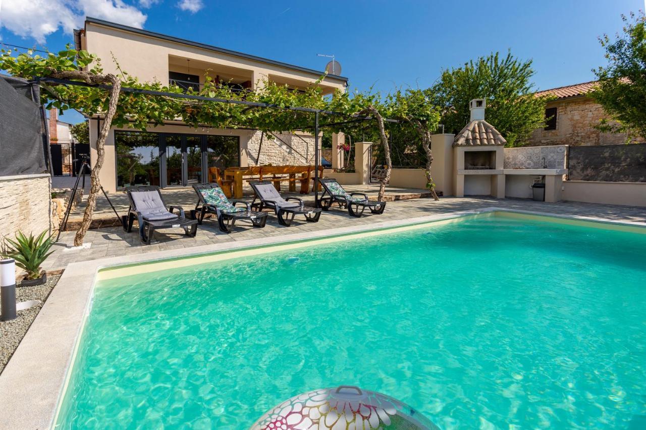Вілла House With Pool Poli Stare Nuoni Zminj Екстер'єр фото