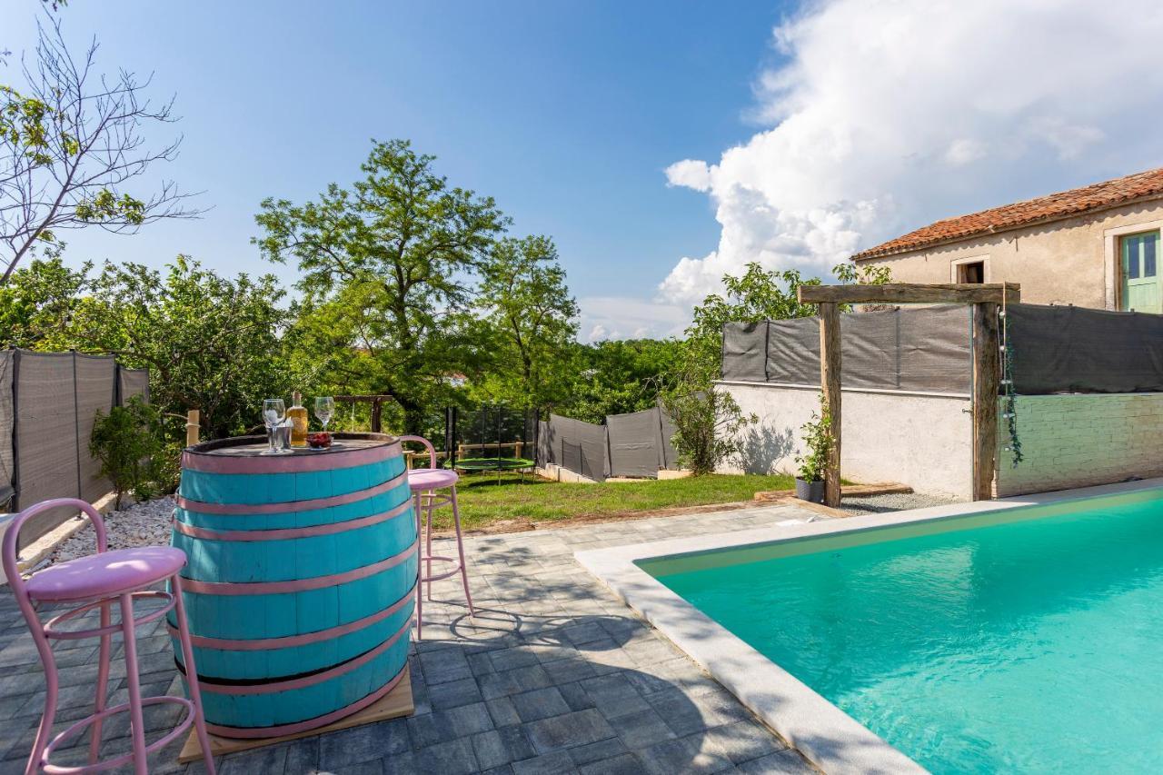 Вілла House With Pool Poli Stare Nuoni Zminj Екстер'єр фото